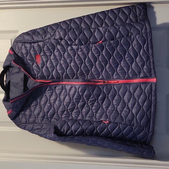 The North Face Jackets & Blazers - The North Face Thermoball Hoodie, Size XL